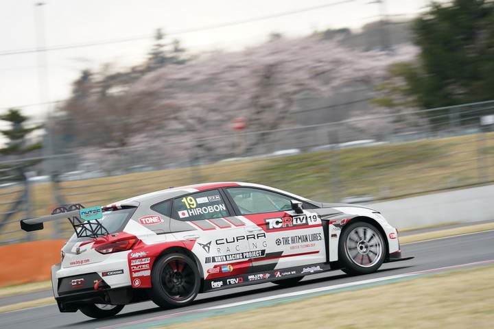 優勝はヒロボン（バースレーシングプロジェクト【BRP】）