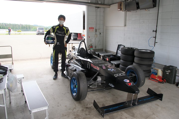 予選5位だったが3位に繰り上がった前田大道（ELEVレーシングドリーム制動屋）