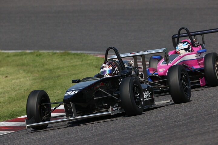 一時は岡本大地をパスしてトップに立った佐藤巧望