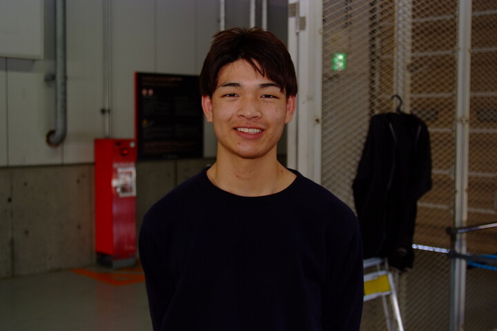 初レースをペナルティーの18位で終えた居附明利