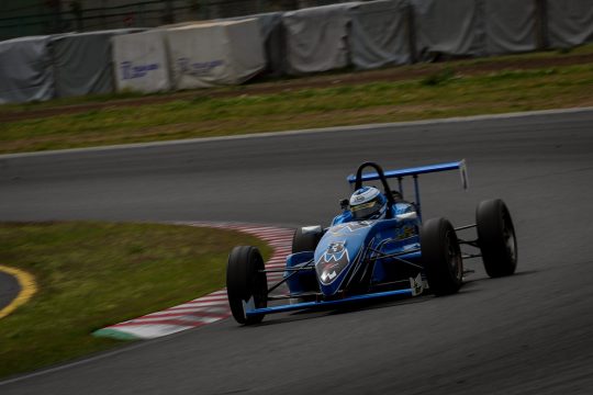 予選4位・マスタークラスPPの秋山健也(スーパーウインズKKS・ED)