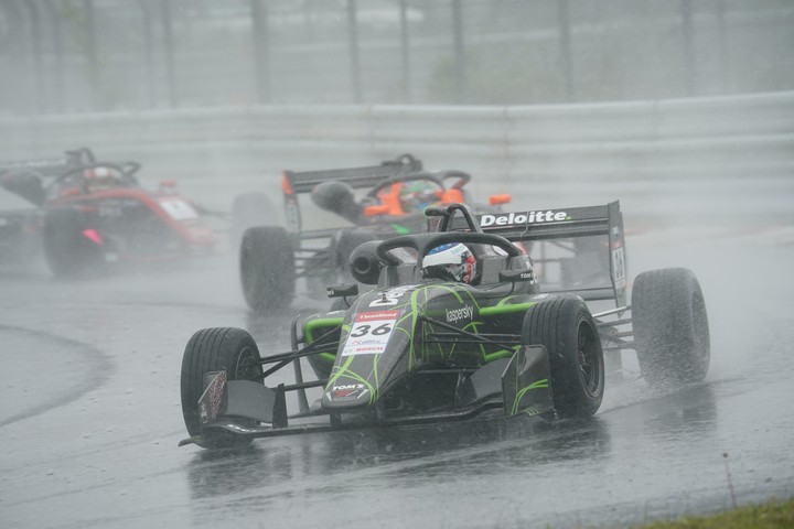 決勝2位はジュリアーノ・アレジ（Deloitte. TOM'S 320）