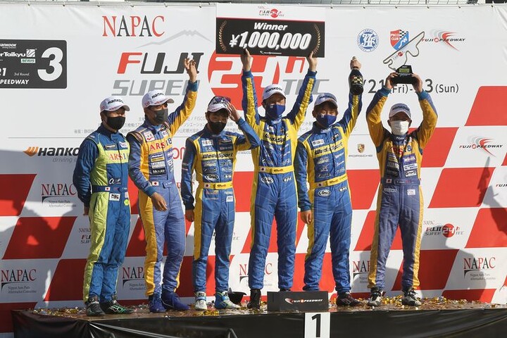 ST-4クラスの表彰式