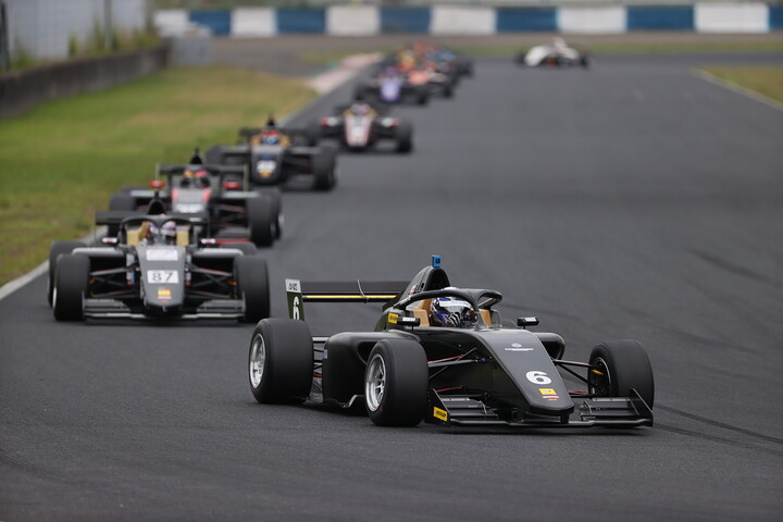 18周の決勝がスタートした