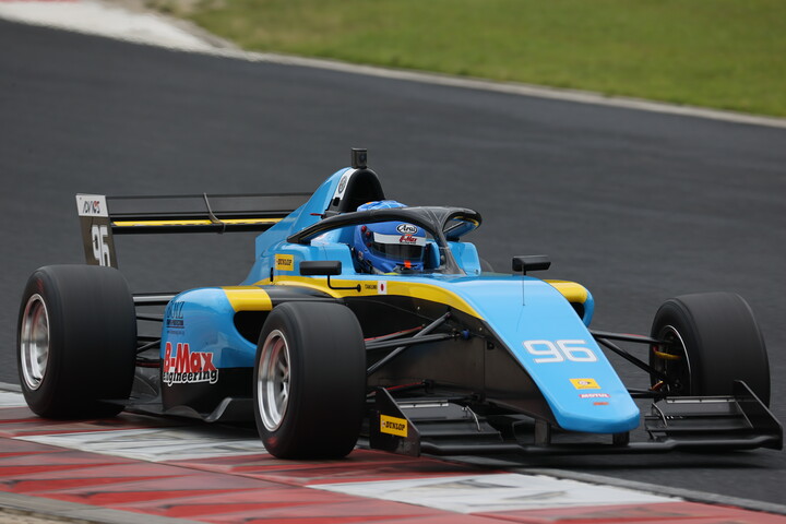 マスタークラス決勝2位はTAKUMI（B-­MAX ENGINEERING FRJ）