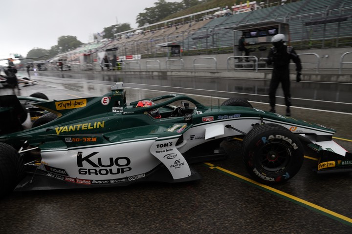 フリー走行1回目: 宮田莉朋（Kuo VANTELIN TOM'S SF19）