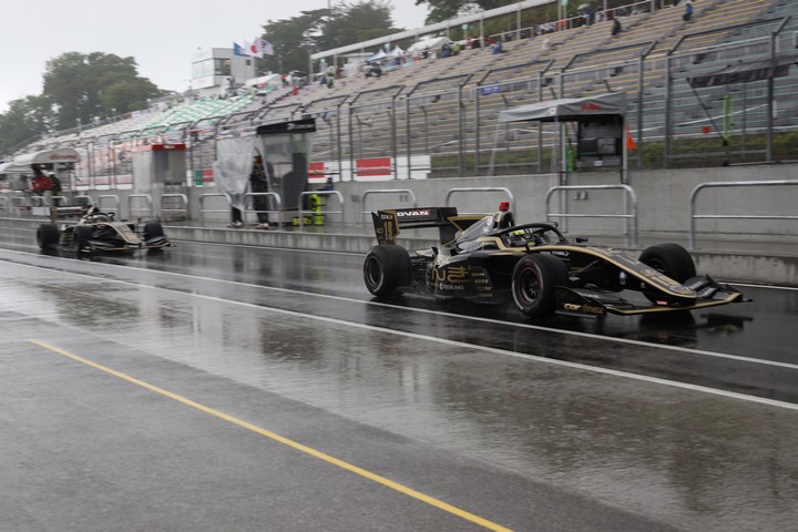 フリー走行1回目: 関口雄飛と高星明誠（carenex TEAM IMPUL）