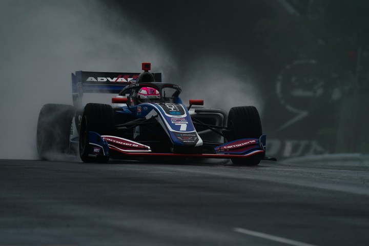 フリー走行1回目: 小高一斗（KCMG Elyse SF19）