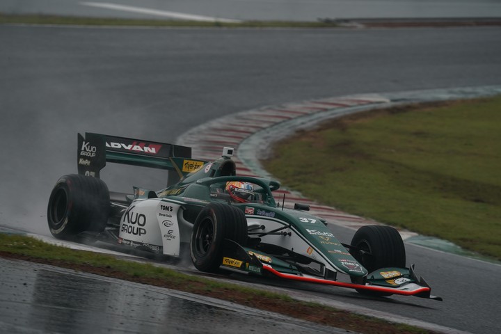 フリー走行1回目: 宮田莉朋（Kuo VANTELIN TOM'S SF19）