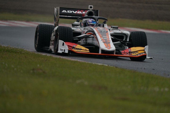 フリー走行1回目: 阪口晴南（P.MU/CERUMO･INGING SF19）