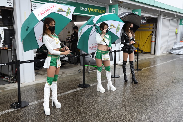 ピットビューイング: レースクイーン