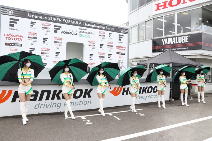 ピットビューイング: レースクイーン