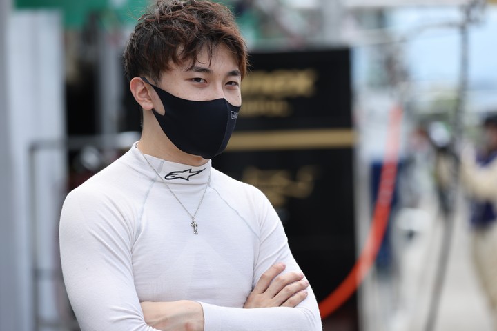 スタート進行: 牧野任祐（DOCOMO TEAM DANDELION RACING）