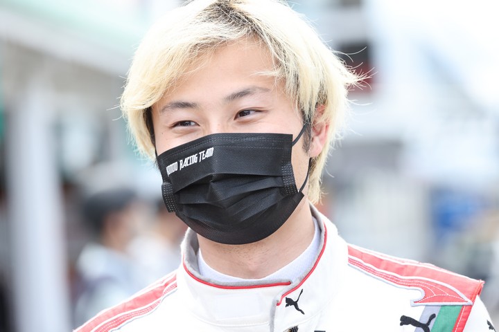 スタート進行: 山下健太（KONDO RACING）