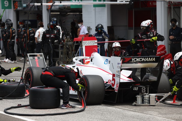 スタート進行: 福住仁嶺（DOCOMO TEAM DANDELION RACING）