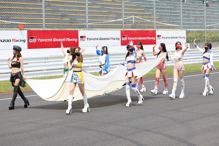 スタート進行: レースクイーン