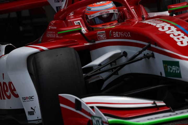 スタート進行: 山下健太（KONDO RACING）