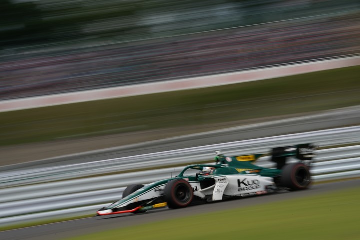 決勝レース: 宮田莉朋（Kuo VANTELIN TOM'S SF19）