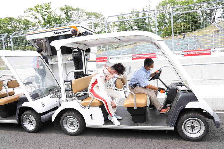 決勝レース: 牧野任祐（DOCOMO TEAM DANDELION RACING）