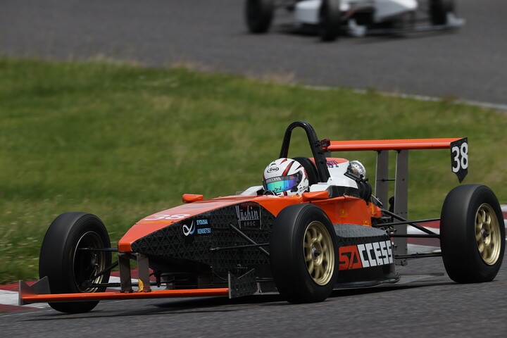 優勝は上野大哲（SACCESS RACING ES）