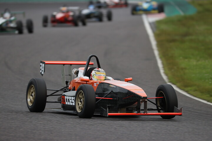 決勝3位は居附明利（SACCESS RACING）