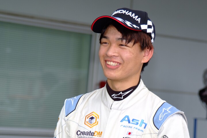 3位の居附明利（SACCESS RACING）