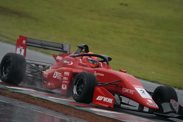 第10戦予選3位、第11戦予選2位の佐藤蓮（TODA RACING）