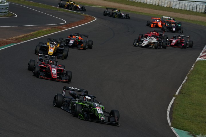 決勝がスタートした