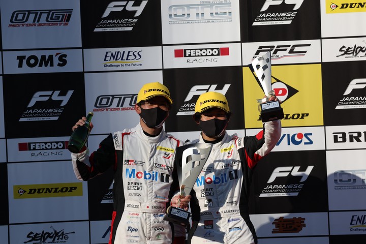 1位と3位に入った野中誠太と荒川麟のトムススピリット勢