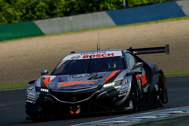 GT500クラスポールポジションは山本尚貴／牧野任祐組（1号車・STANLEY NSX-GT）