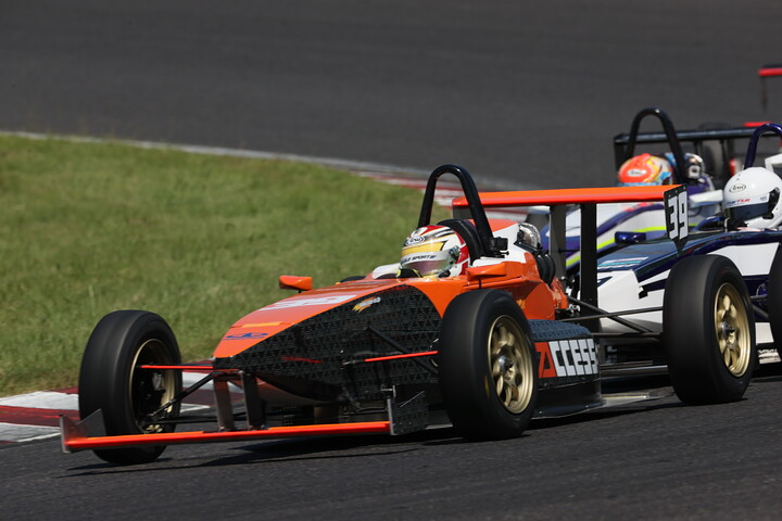 決勝4位は居附明利（SACCESS RACING）