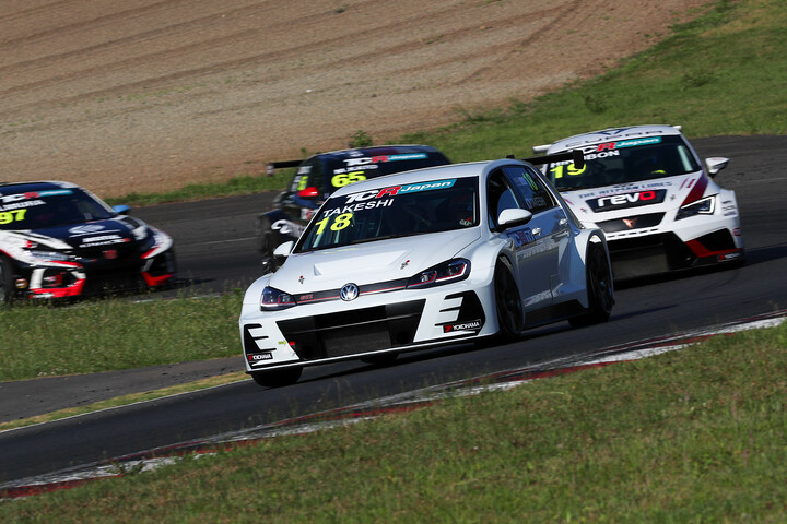 レース1: 決勝がスタートした