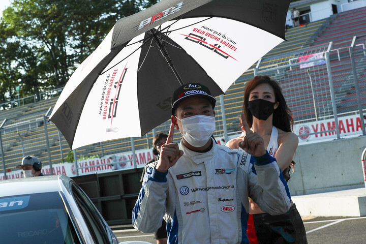 レース1: 優勝した松本武士（バースレーシングプロジェクト【BRP】）