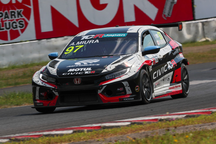 レース2: 決勝3位は三浦愛（DOME RACING）