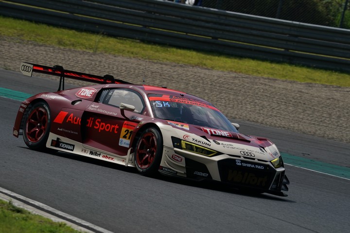 公式練習: 川端伸太朗／篠原拓朗組（Hitotsuyama Audi R8 LMS）