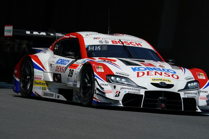 公式練習: ヘイッキ・コバライネン／中山雄一組（DENSO KOBELCO SARD GR Supra）