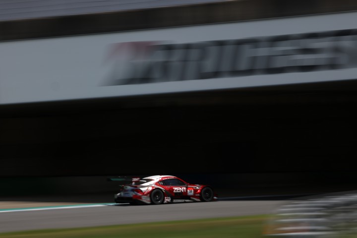 公式練習: 立川祐路／石浦宏明組（ZENT CERUMO GR Supra）