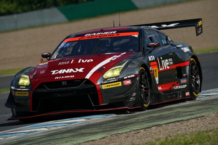 ノックアウトQ1: 平中克幸／安田裕信組（GAINER TANAX GT-R）