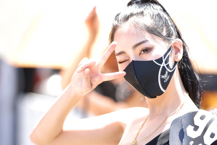 ドライバーアピアランス: レースクイーン