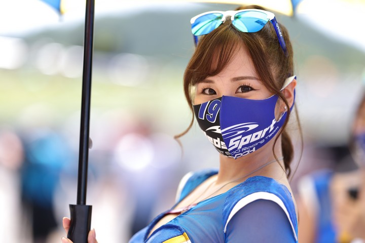 ドライバーアピアランス: レースクイーン