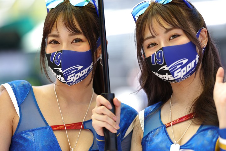 ドライバーアピアランス: レースクイーン