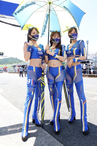 ドライバーアピアランス: レースクイーン