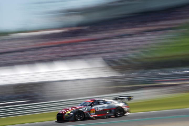 決勝レース: 平中克幸／安田裕信組（GAINER TANAX GT-R）