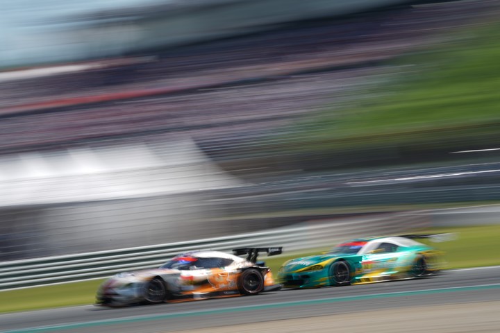 決勝レース: たかのこの湯GR Supra GT vs 埼玉トヨペットGB GR Supra GT