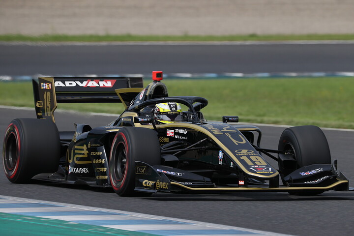 フリー走行1回目: 3位は関口雄飛（carenex TEAM IMPUL）