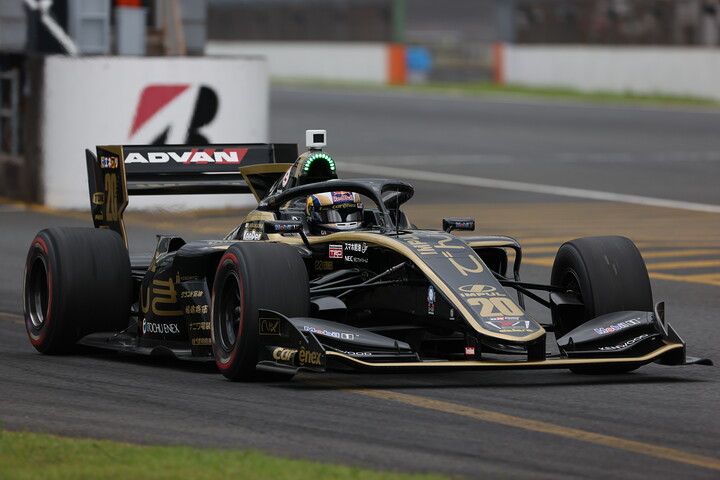 フリー走行2回目: 3位は平川亮（carenex TEAM IMPUL）