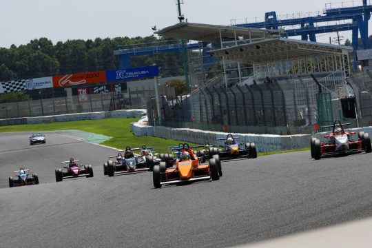 18周の決勝がスタートした