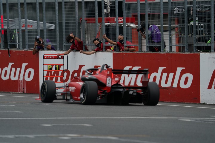 トップでゴールする佐藤蓮（TODA FIGHTEX）