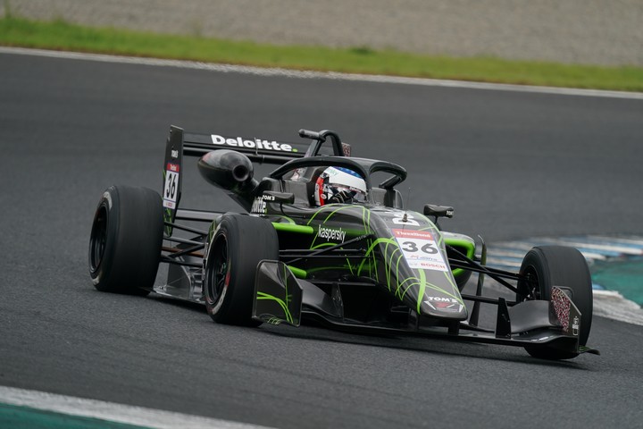 決勝2位はジュリアーノ・アレジ（Deloitte. TOM'S 320）