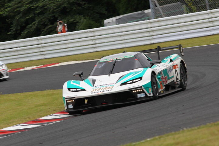 ST-1クラス優勝は飯田太陽／高橋一穂／加藤寛規／吉本大樹組（2号車・シンティアムアップルKTM）